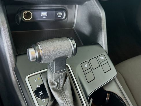 Used 2025 Kia Sportage LX image 24