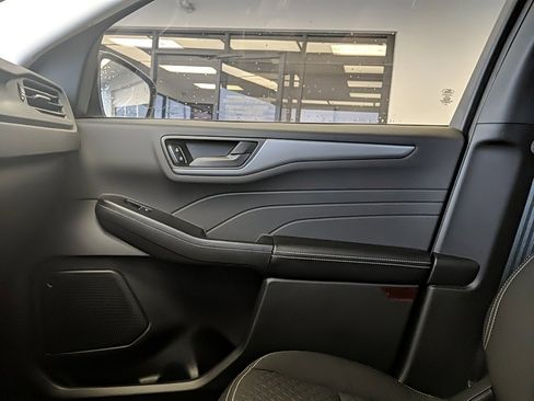 Used 2023 Ford Escape Active image 23