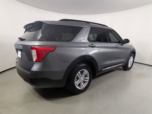 Used 2023 Ford Explorer XLT image 7