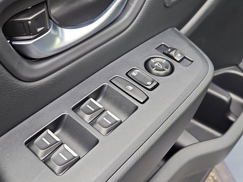 New 2025 Honda Pilot Touring image 19