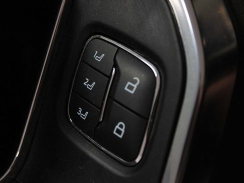 Used 2025 Ford F350 King Ranch w/ FX4 Off-Road Package image 27