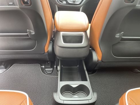 New 2026 Chrysler Pacifica Pinnacle image 39