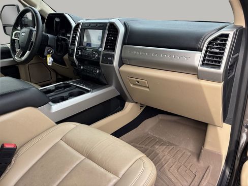 Used 2021 Ford F250 Lariat w/ Chrome Package image 6