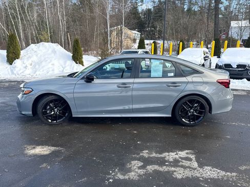 Used 2025 Honda Civic Sport image 2