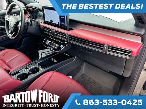 Used 2025 Lincoln Corsair Reserve image 29