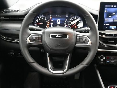 Used 2025 Jeep Compass Latitude w/ Altitude Special Edition AWD/4WD image 22