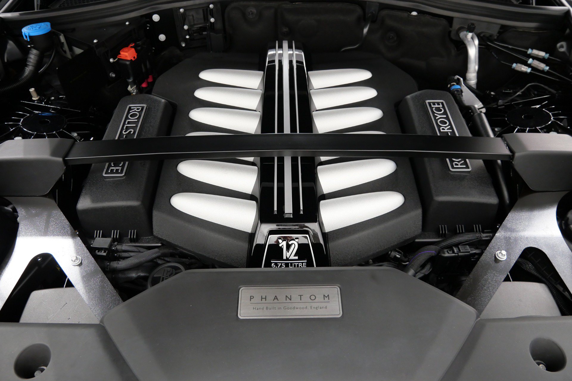 Used 2019 Rolls-Royce Phantom Sedan RWD image 12