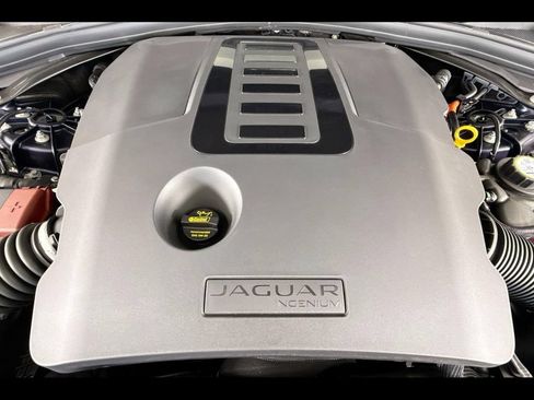Certified 2025 Jaguar F-PACE R-Dynamic S AWD/4WD image 26