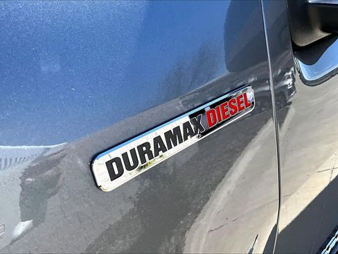 Used 2022 Chevrolet Colorado LT w/ Safety Package image 9