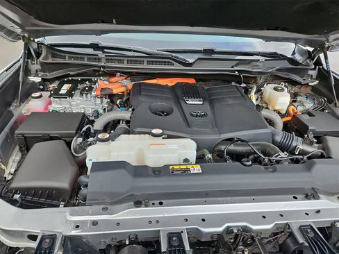 Used 2022 Toyota Tundra Platinum image 14