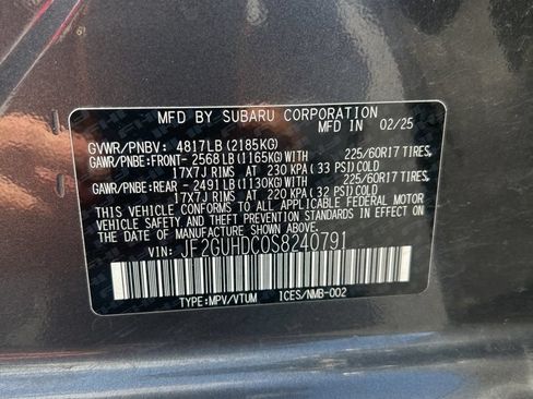 Used 2025 Subaru Crosstrek 2.5i Premium AWD/4WD image 3