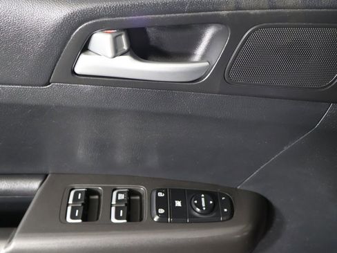 Used 2022 Kia Sportage LX image 29