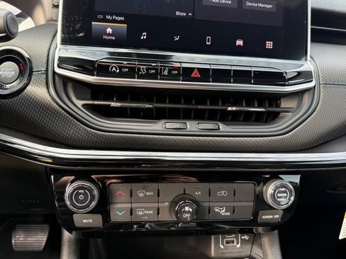 New 2026 Jeep Compass Latitude image 25