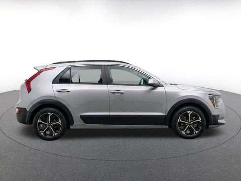 Used 2026 Kia Niro LX FWD image 8