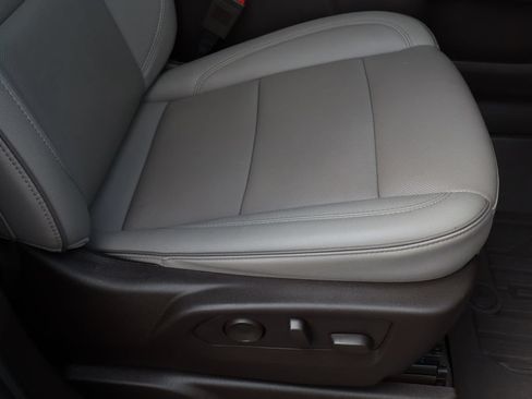 Certified 2023 GMC Yukon SLT w/ SLT Premium Package AWD/4WD image 34