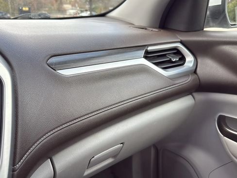 Used 2018 GMC Acadia SLT AWD/4WD image 45
