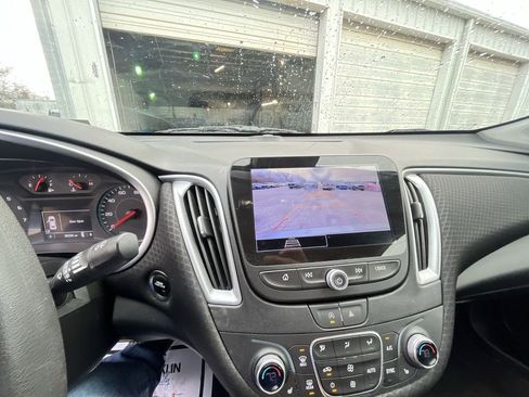 Used 2024 Chevrolet Malibu LT image 21