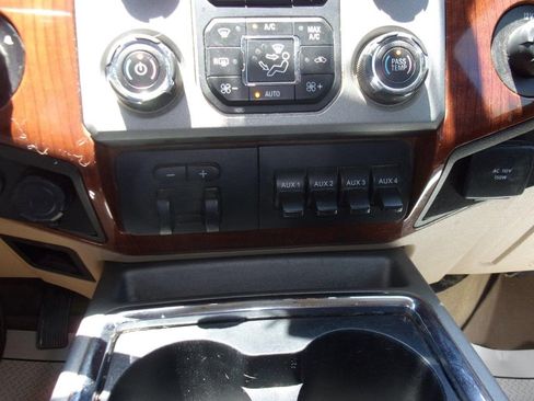 Used 2016 Ford F250 King Ranch w/ King Ranch w/Chrome Package image 25