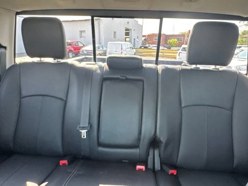 Used 2018 RAM 1500 Laramie AWD/4WD image 29