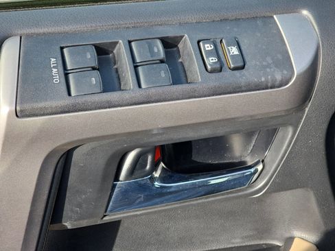 Used 2018 Toyota 4Runner SR5 Premium image 32