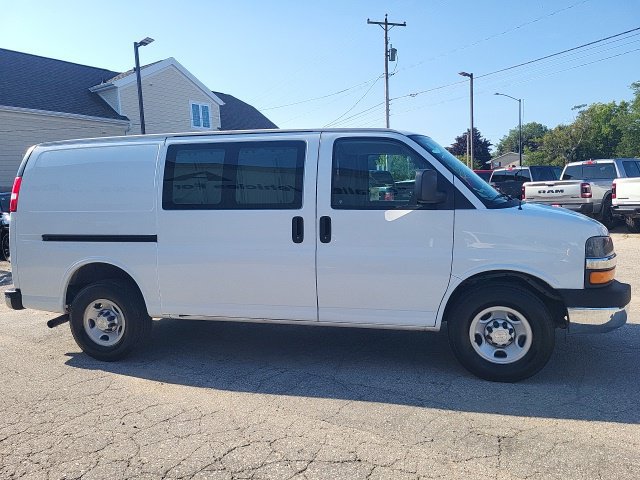 Used 2019 Chevrolet Express 2500 w/ Driver Convenience Package RWD image 6