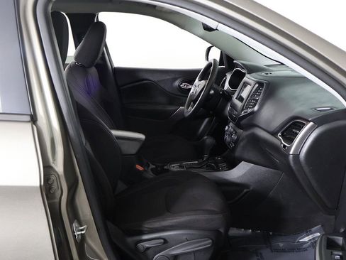 Used 2021 Jeep Cherokee Latitude AWD/4WD image 22