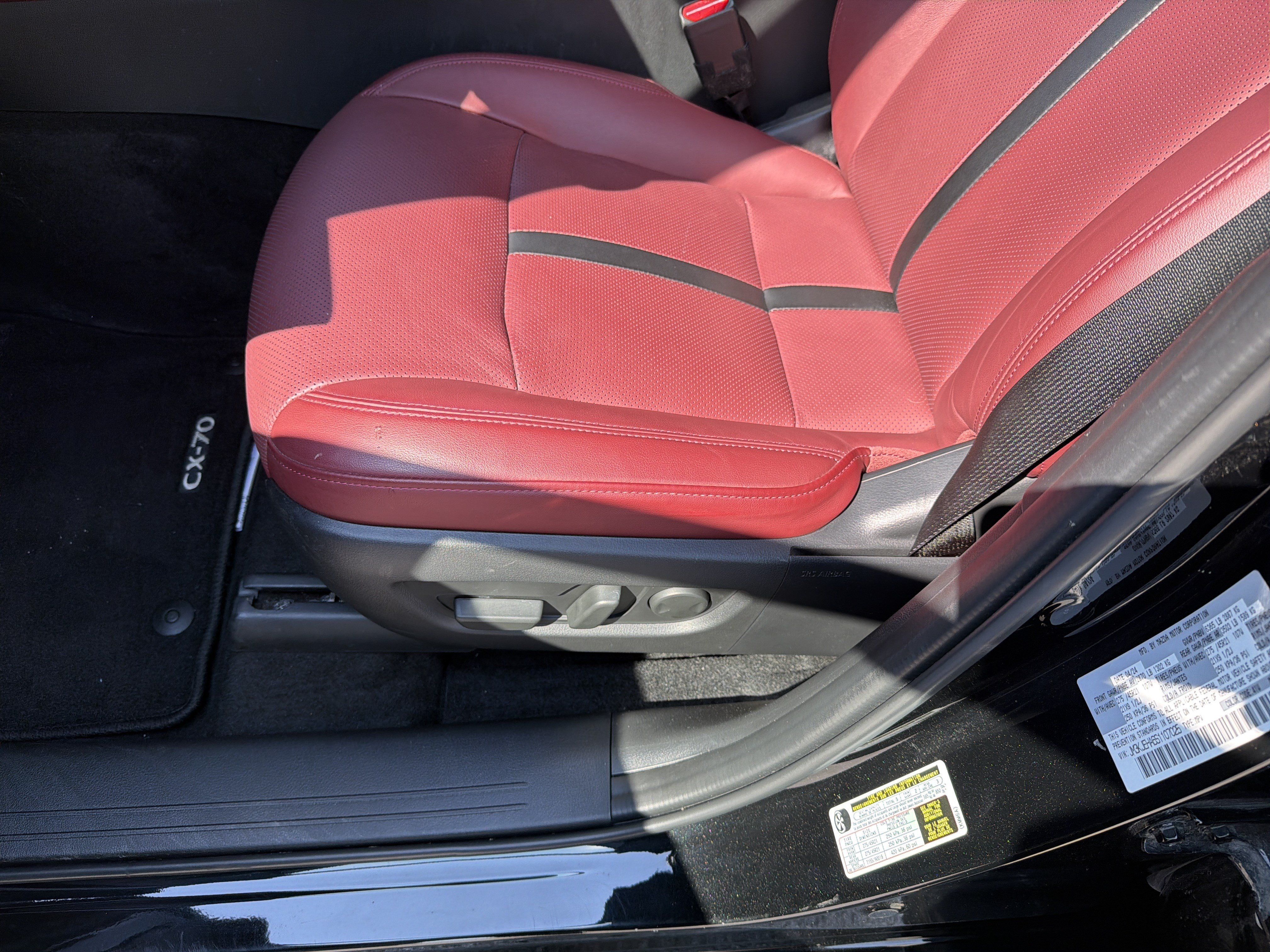 Certified 2025 MAZDA CX-70 Plug-In Hybrid w/ Premium Plus AWD/4WD image 19