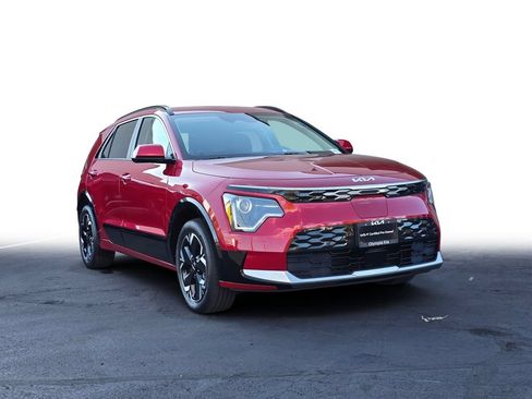 Certified 2023 Kia Niro Wind w/ Wind Preserve Package FWD image 1