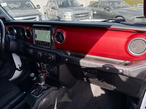 Used 2021 Jeep Wrangler Unlimited Rubicon AWD/4WD image 32