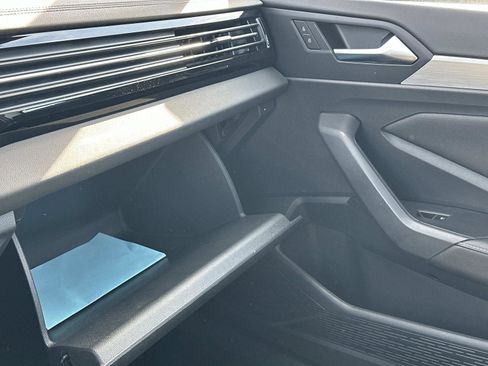 Used 2025 Volkswagen Jetta Sport image 31