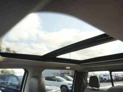 Used 2019 Ford F150 Limited w/ Trailer Tow Package image 11