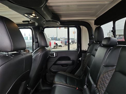 Certified 2023 Jeep Gladiator Overland image 18