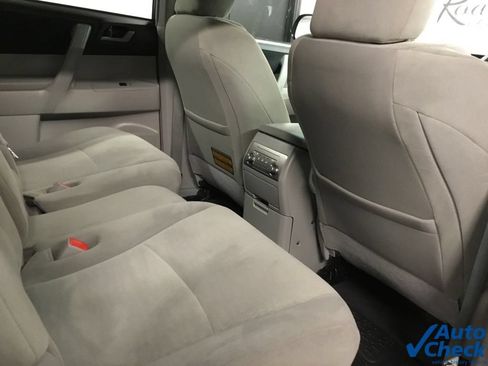 Used 2013 Toyota Highlander Plus AWD/4WD image 32