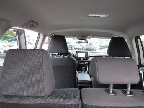 Used 2021 Toyota RAV4 LE AWD/4WD image 38