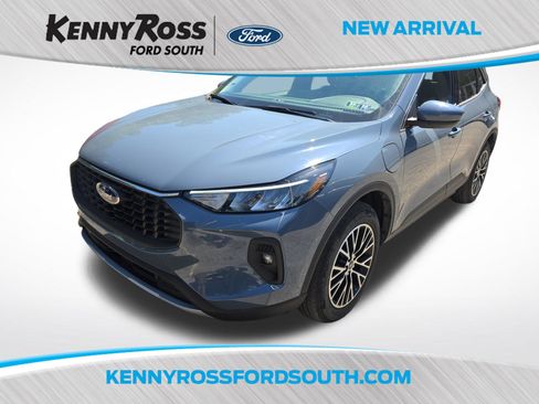 Used 2023 Ford Escape SE FWD image 1