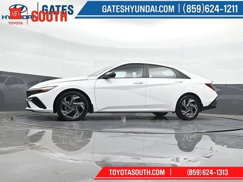 Used 2025 Hyundai Elantra Sport FWD image 45