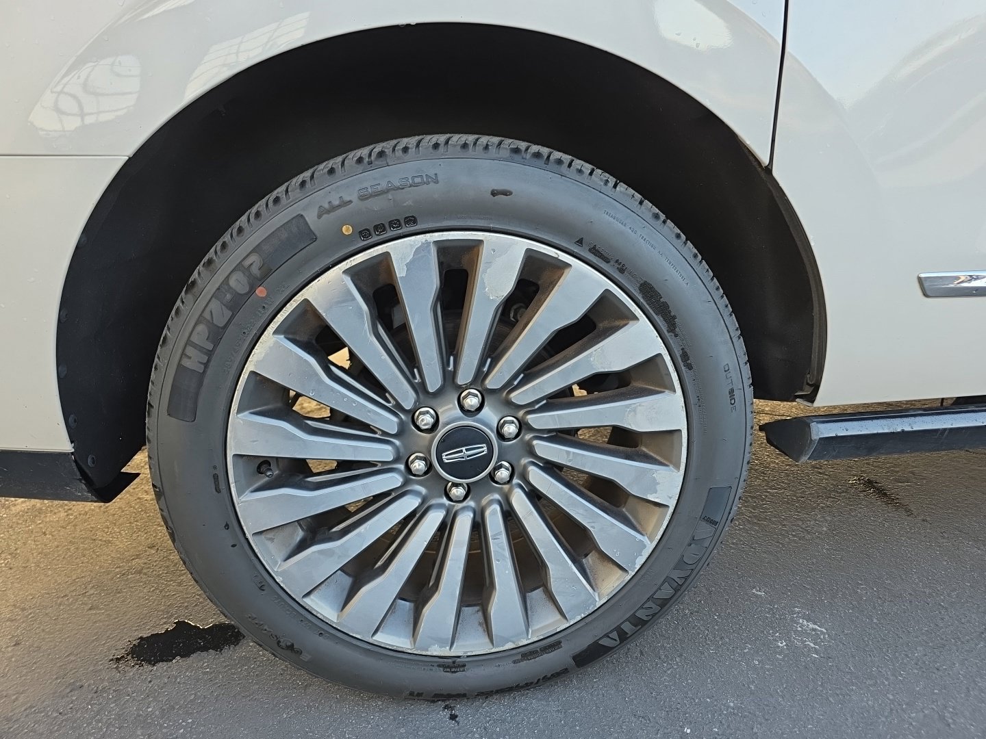 Used 2020 Lincoln Navigator L Reserve w/ Equipment Group 208A Reserve AWD/4WD image 37
