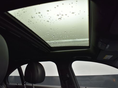 Used 2019 Mercedes-Benz C 300 Sedan image 25