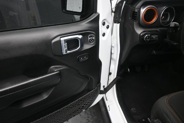 Used 2022 Jeep Gladiator Mojave AWD/4WD image 17
