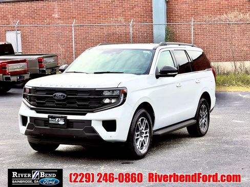 New 2026 Ford Expedition Active image 1