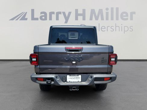 New 2025 Jeep Gladiator Willys image 5