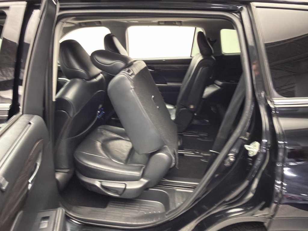 Used 2020 Toyota Highlander Platinum AWD/4WD image 43