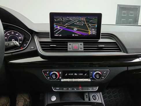 Used 2019 Audi Q5 Prestige w/ Prestige Package image 22