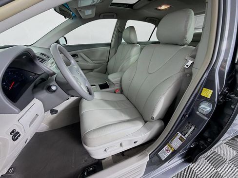Used 2011 Toyota Camry LE w/ LE Extra-Value Pkg FWD image 29