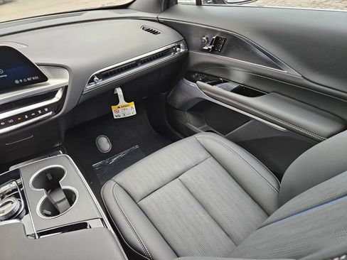 New 2025 Cadillac Lyriq Sport w/ LPO, Floor Liner Package AWD/4WD image 15