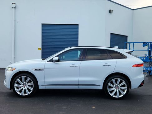 Used 2017 Jaguar F-PACE R-Sport image 2