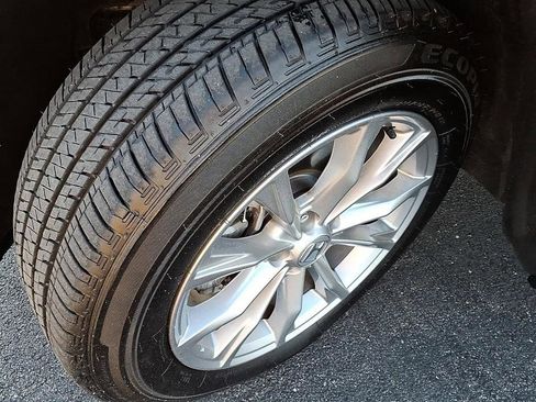 Used 2025 Honda CR-V EX-L image 9
