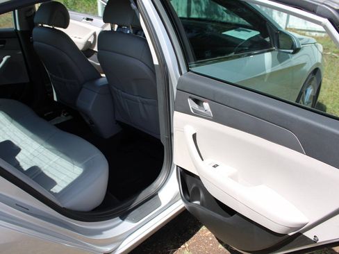 Used 2016 Hyundai Sonata SE FWD image 33