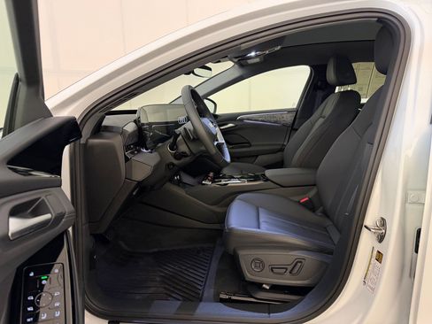 Certified 2025 Audi A6 e-tron Premium w/ Ultra Package RWD image 5