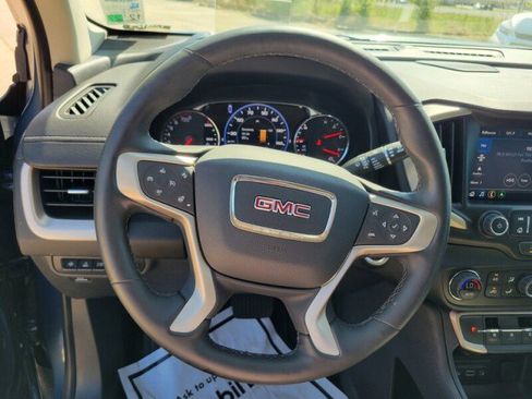 Used 2024 GMC Terrain Denali w/ Denali Premium Package AWD/4WD image 12